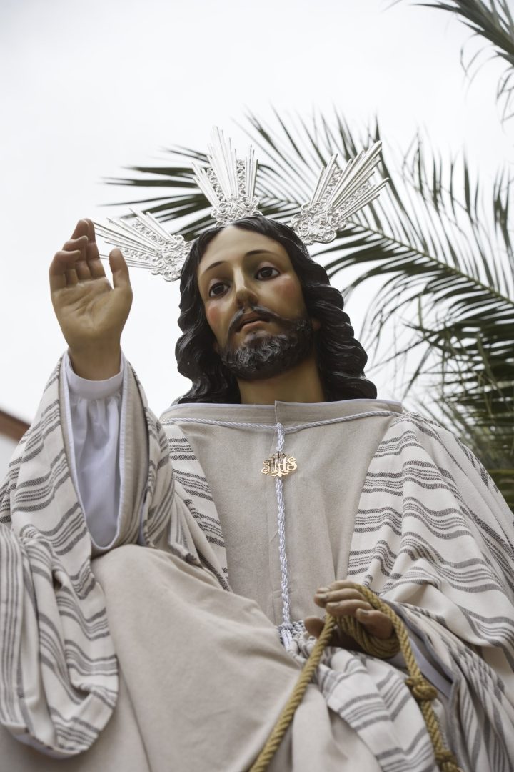 Nuestro Padre Jesús en su Entrada Triunfal en Jerusalén, bendiciendo